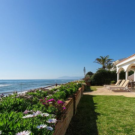 Charming Villa On The Seafront Marbella Exteriör bild