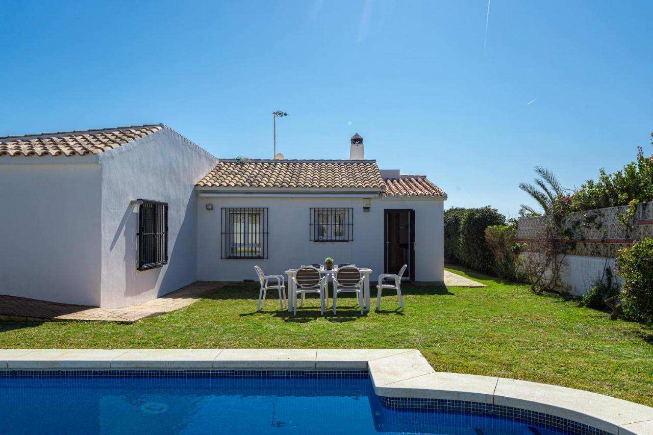 Charming Villa On The Seafront Marbella Exteriör bild