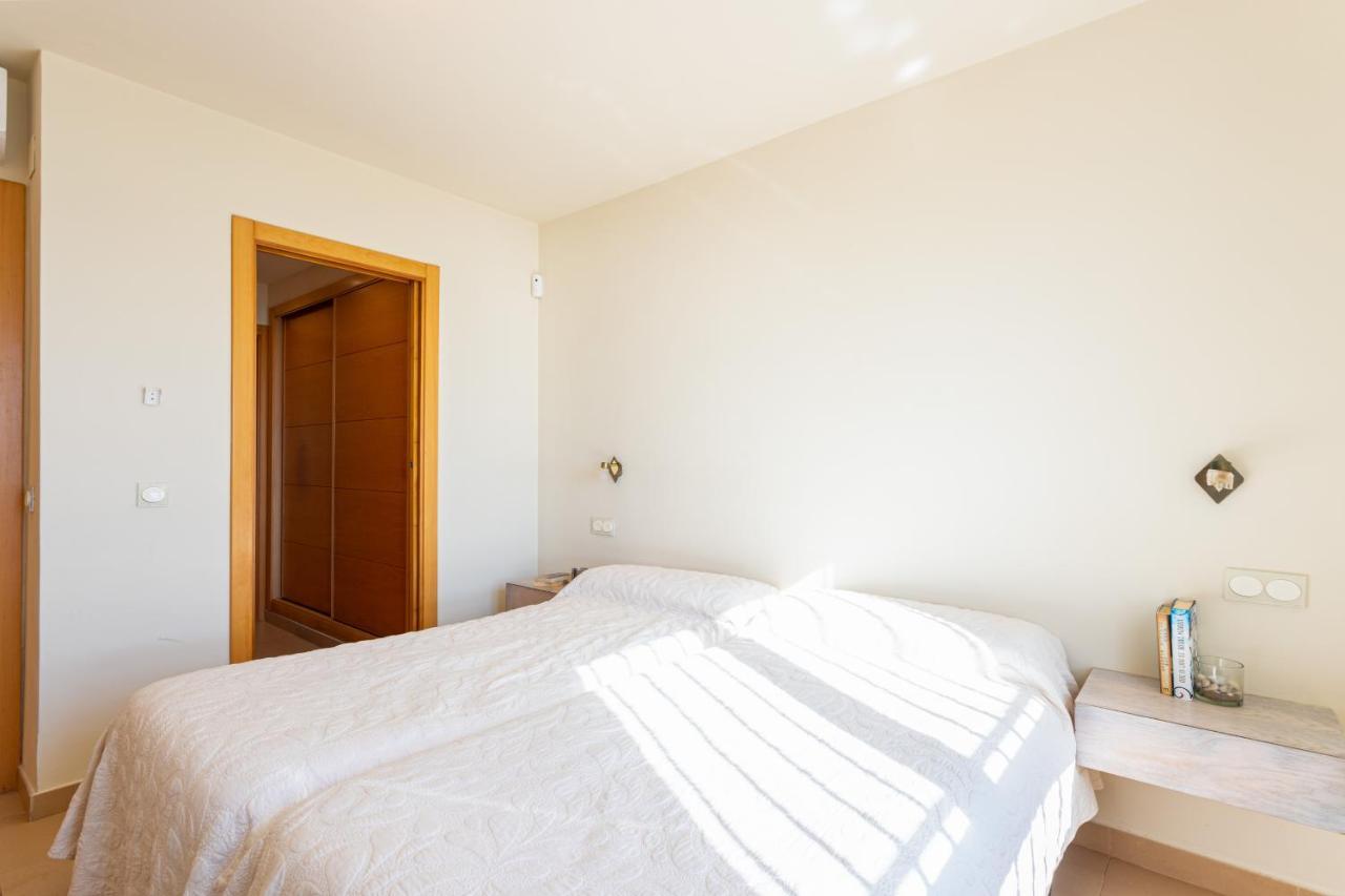 Charming Villa On The Seafront Marbella Exteriör bild