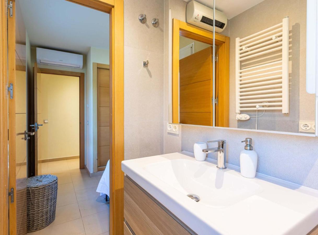 Charming Villa On The Seafront Marbella Exteriör bild