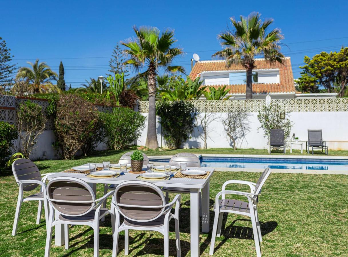 Charming Villa On The Seafront Marbella Exteriör bild