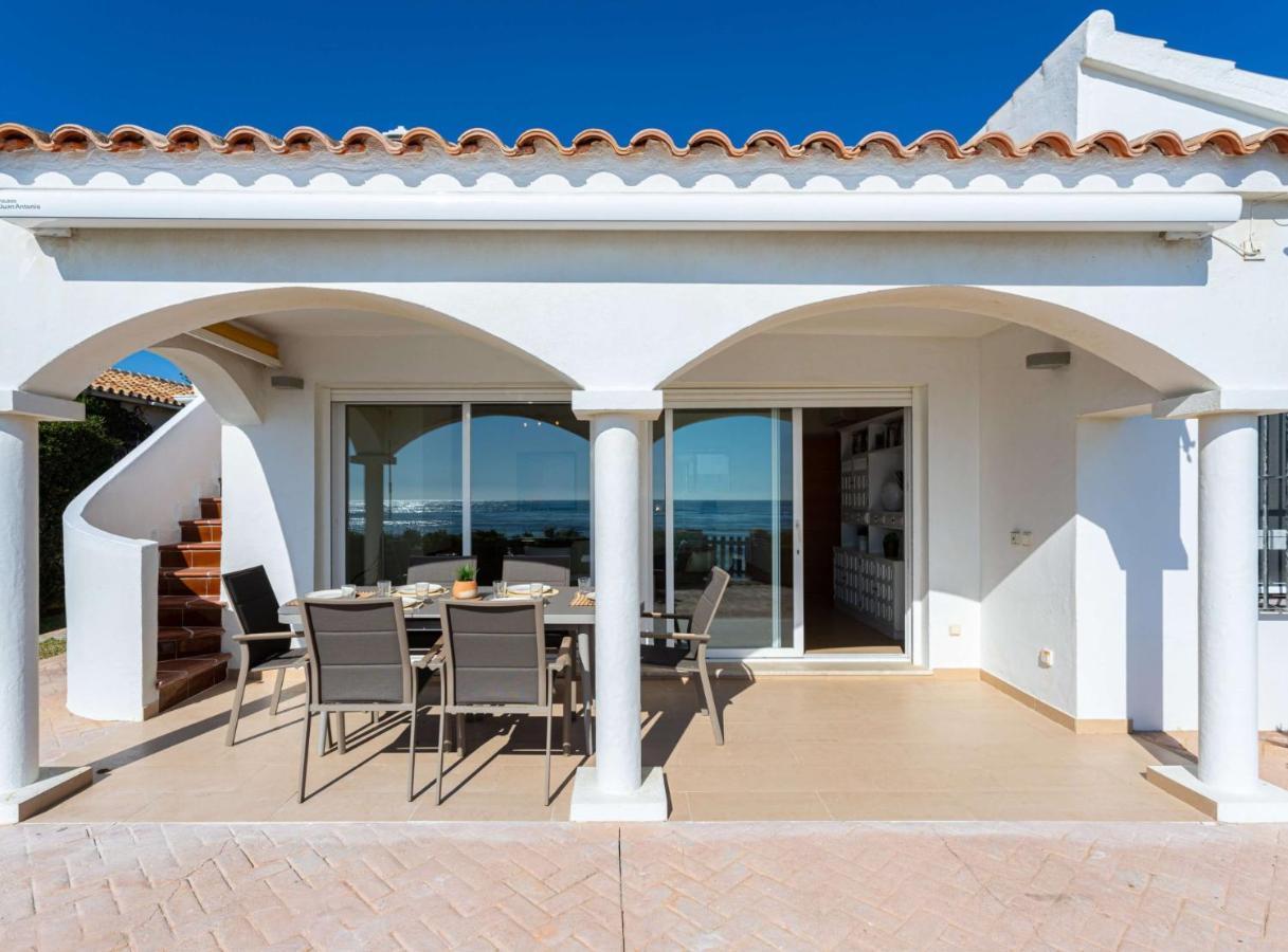 Charming Villa On The Seafront Marbella Exteriör bild